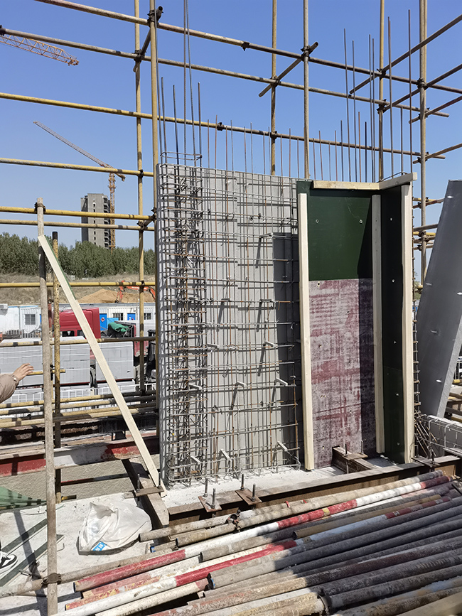 A级外置高精度结构一体化保温墙板施工现场2